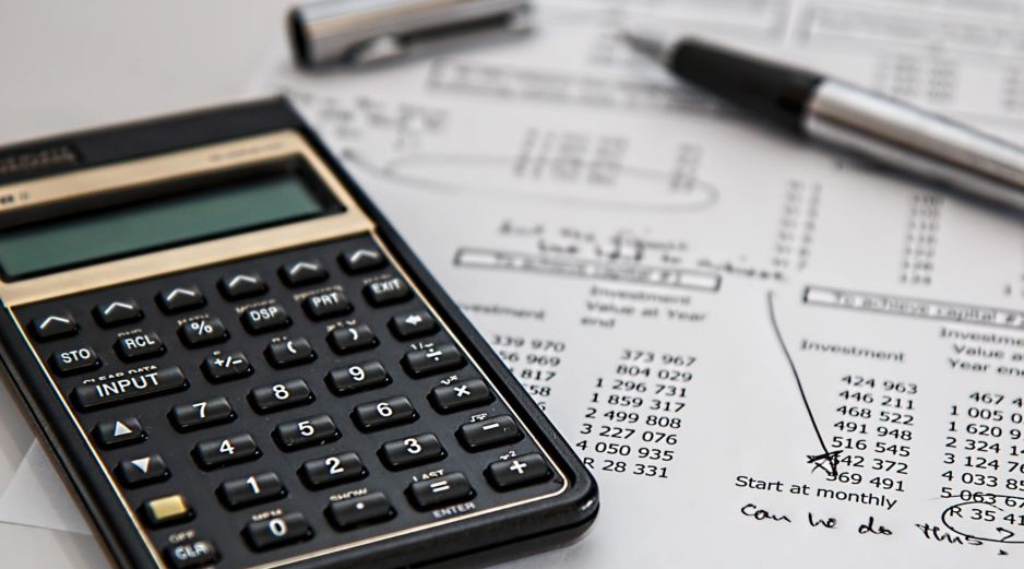 Descubre cómo el SAT monitorea tus tarjetas de débito en agosto de 2026 y aprende la regla de oro para evitar multas por discrepancia fiscal al manejar múltiples cuentas bancarias. ESPECIAL/PIXABAY