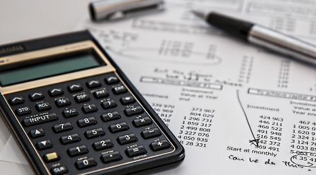 Descubre cómo el SAT monitorea tus tarjetas de débito en agosto de 2026 y aprende la regla de oro para evitar multas por discrepancia fiscal al manejar múltiples cuentas bancarias. ESPECIAL/PIXABAY