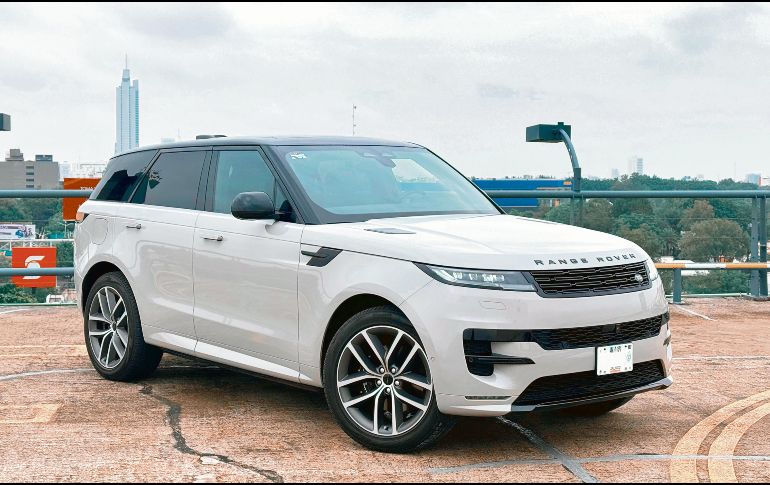La camioneta cuenta con líneas definidas, curvas y superficies balanceadas que están presentes en el exterior, con faros LED afilados y una parrilla contenida. ESPECIAL