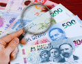 En la actualidad y en pleno 2026, el SAT ha intensificado significativamente la vigilancia sobre las operaciones bancarias cotidianas. ESPECIAL / CANVA