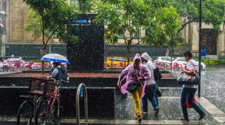 Autoridades recomendaron cargar con un paraguas o impermeable en caso de salir a la calle. ESPECIAL/PEXELS