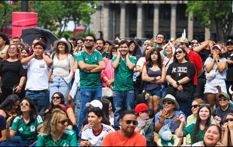 La afición noruega dominó el Fan Fest de Guadalajara, pero Inglaterra se quedó con la victoria y el festejo final. EL INFORMADOR/ J. ACOSTA.