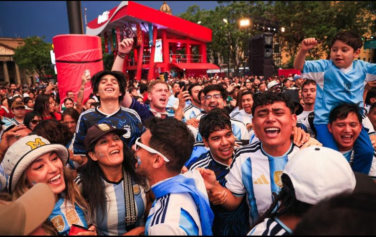 Guadalajara dejó de lado la rivalidad con Argentina para disfrutar el posible último Mundial del astro rosarino. EL INFORMADOR/ J. ACOSTA.