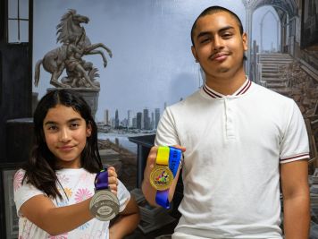 El sueño matemático de Carlos, Paola y César