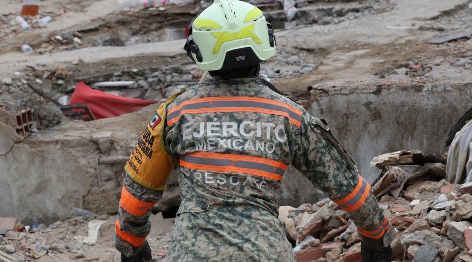 Además de las tareas de rescate, México envió más de 70 toneladas de ayuda humanitaria mediante un puente aéreo de ocho vuelos y dos buques de la Secretaría de Marina. EFE/R. Martínez