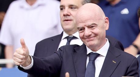 Infantino habló ante medios sobre la posibilidad de aumentar el cupo de las próximas Copas del Mundo. EFE / EPA / RONALD WITTEK