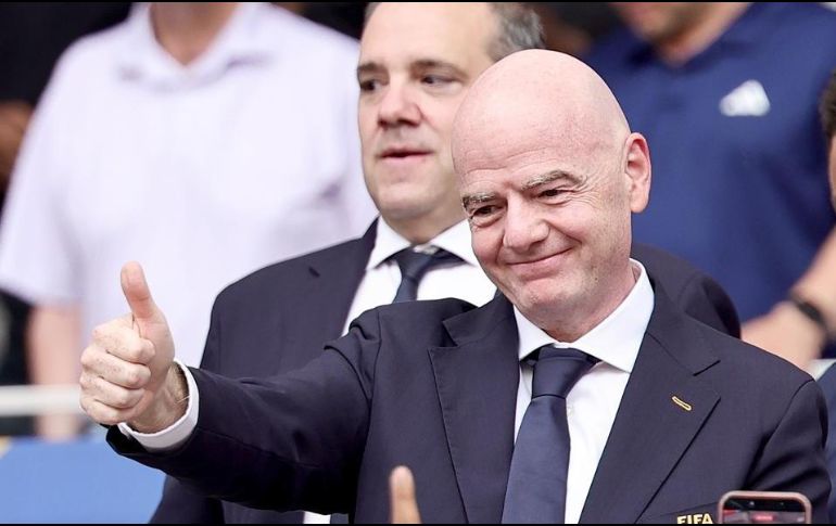 Infantino habló ante medios sobre la posibilidad de aumentar el cupo de las próximas Copas del Mundo. EFE / EPA / RONALD WITTEK