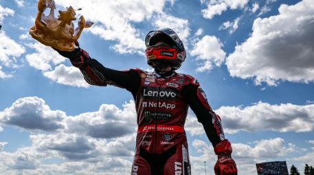 El español Marc Márquez (Ducati Desmosedici GP26) ha ganado con autoridad su tercer gran premio de la temporada al vencer el de Alemania de MotoGP, en el circuito de Sachsenring, 12 julio 2026. EFE / FILIP SINGER