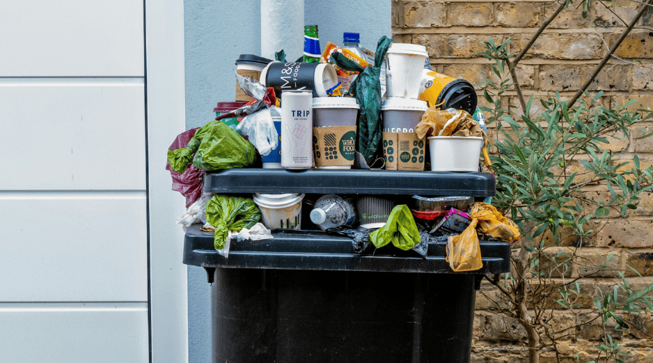 ¿Cómo quitar el mal olor del bote de basura? Paso a paso