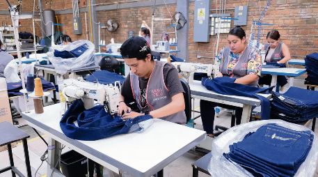Comercio, servicios e industria de la transformación fueron los sectores con mayor reducción de registros patronales. ESPECIAL