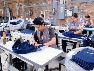 Comercio, servicios e industria de la transformación fueron los sectores con mayor reducción de registros patronales. ESPECIAL