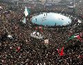 Imagen de archivo de la vista general de los miles de personas que acudieron al funeral del comandante de la Fuerza Quds de la Guardia Revolucionaria, el general Qasem Soleimaní, en Teherán en 2020. EFE/ ARCHIVO