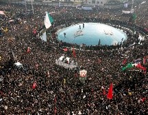 Imagen de archivo de la vista general de los miles de personas que acudieron al funeral del comandante de la Fuerza Quds de la Guardia Revolucionaria, el general Qasem Soleimaní, en Teherán en 2020. EFE/ ARCHIVO