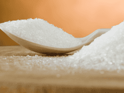 Priorizar alimentos frescos, reducir el consumo de productos ultraprocesados y mantener un estilo de vida saludable sigue siendo la estrategia con mayor respaldo científico para disminuir el riesgo de enfermedades y cuidar la salud a largo plazo. CANVA