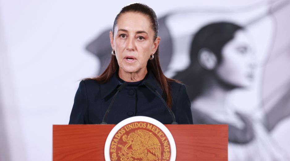 En Palacio Nacional, Sheinbaum fue cuestionada sobre la posible exoneración del Ejército Mexicano por parte de la CNDH. EFE / M. GUZMÁN
