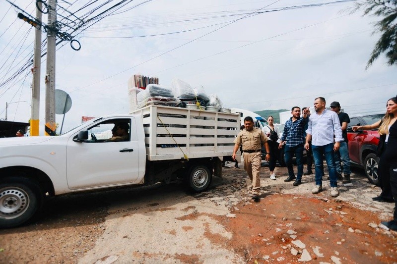 &nbsp;La MacroBrigada brindó apoyo directo a las familias, realizando la limpieza de viviendas y espacios públicos, retirando material de arrastre y restableciendo la movilidad en distintos puntos del municipio. ESPECIAL / Ayuntamiento de Tlajomulco