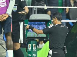 Las constantes revisiones arbitrales reavivaron el debate sobre los criterios de aplicación del VAR durante la Copa del Mundo. IMAGO7.