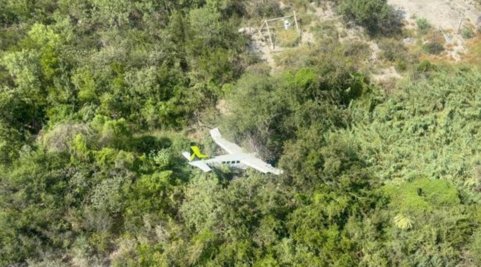 El aparato siniestrado es una avioneta tipo Cessna de la empresa Aerus, con matrícula XAEFD. ESPECIAL/PCNL
