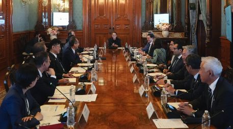 La mandataria destacó la presencia de empresas japonesas en territorio nacional y subrayó que actualmente existen mil 600 compañías de ese país establecidas en México. X/ @Claudiashein.