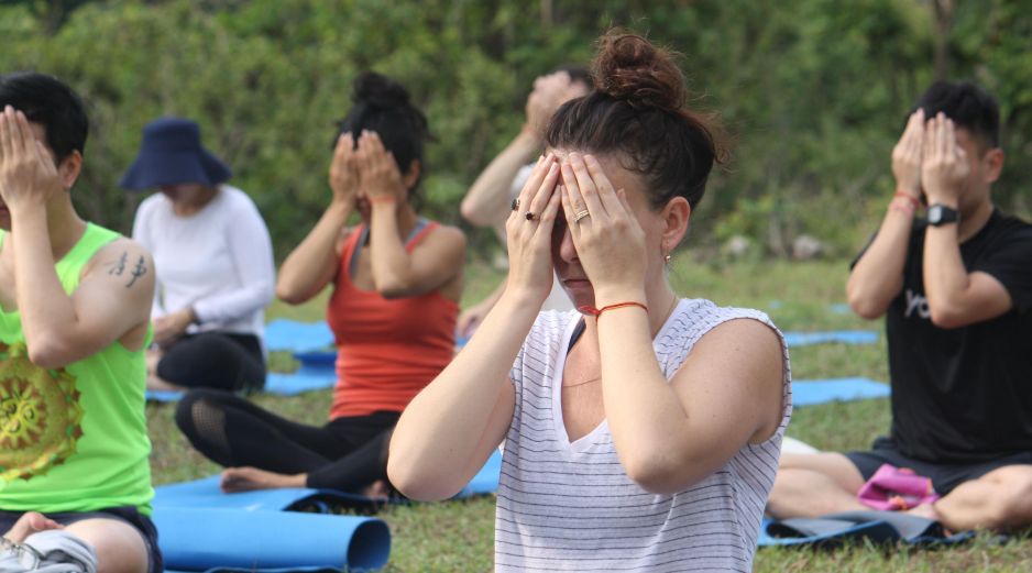 El espíritu, si bien está conectado a la religión, es un proceso más personal e íntimo que se puede trabajar con la intención de lograr vivir en paz. UNSPLASH / A. Yoga Ashram
