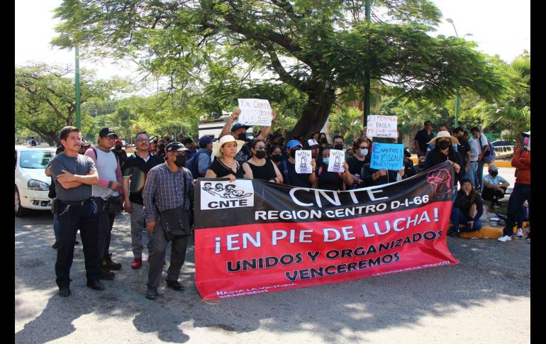 La nueva movilización de la CNTE ocurre a casi un mes del plantón en el Zócalo. SUN/ARCHIVO