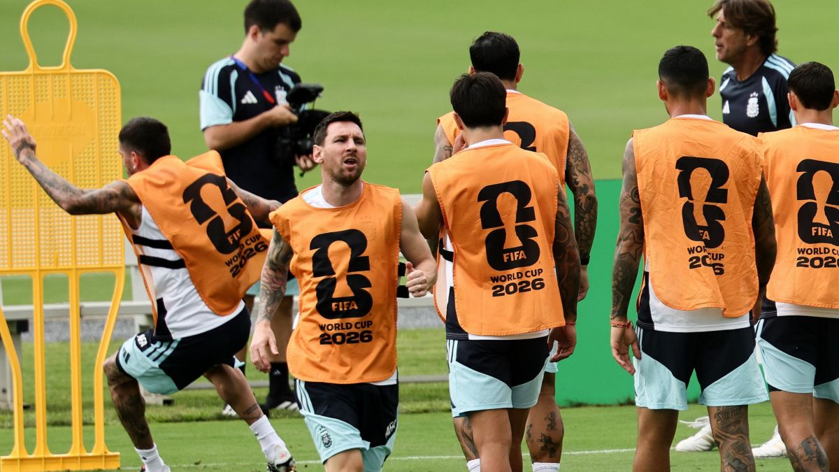 https://www.informador.mx/__export/1784103238444/sites/elinformador/img/2026/07/15/arg_vs_ing_crop1784103237285.jpg_539401183.jpg