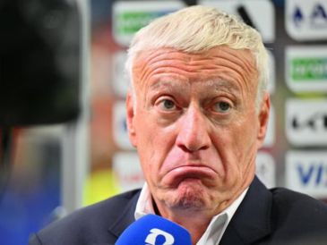 "¿Creen que el árbitro estaba a la altura?", preguntó irónicamente Deschamps. EFE