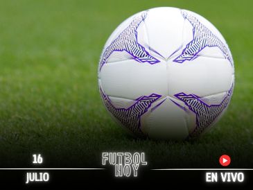 Los aficionados al deporte más popular del mundo podrán disfrutar de una jornada repleta de emociones con competiciones que abarcan desde el regreso de la Liga MX hasta rondas clasificatorias en Europa. ESPECIAL / CANVA