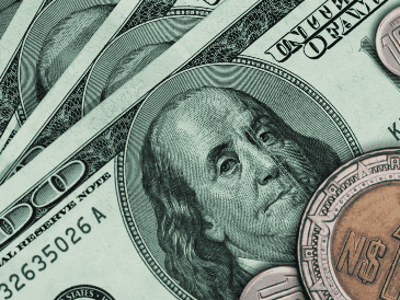 Considera que la cotización del dólar frente al péso mexicano fluctúa a lo largo del día debido a los factores de oferta-demanda. ESPECIAL/Canva