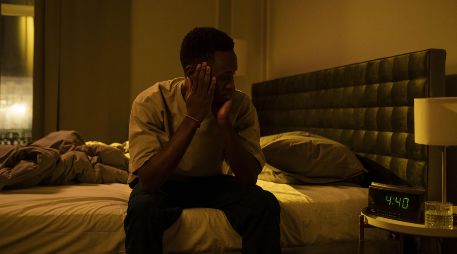 Conoce los efectos adversos que sufre el organismo humano tras acumular varias noches sin descanso adecuado y cómo el cerebro altera sus funciones principales. Pexels