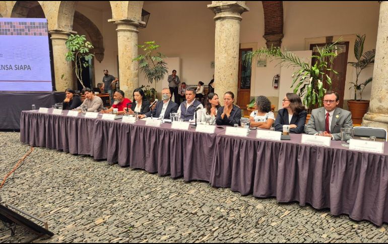 Legisladores, como Tonantzin Cárdenas, Leonardo Almaguer o Tonatiuh Bravo, declararon su rechazo a cualquier esquema de privatizar al Siapa. EL INFORMADOR / M. Hernández