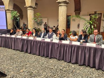 Legisladores, como Tonantzin Cárdenas, Leonardo Almaguer o Tonatiuh Bravo, declararon su rechazo a cualquier esquema de privatizar al Siapa. EL INFORMADOR / M. Hernández
