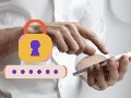 Expertos recomiendan modificar la contraseña según las situaciones que viva un usuario y que pongan en riesgo su seguridad digital. UNSPLASH / N. THEMES
