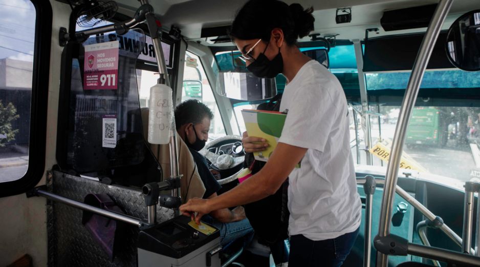 Aunque el robo con violencia disminuyó, la inseguridad al viajar en autobús sigue vigente. EL INFORMADOR/ARCHIVO