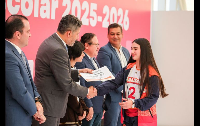 La ceremonia se llevó a cabo en el Museo Jalisco Paseo Interactivo y se premió a estudiantes por su desempeño en distintas competencias y pruebas de conocimientos. CORTESÍA