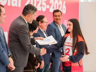 La ceremonia se llevó a cabo en el Museo Jalisco Paseo Interactivo y se premió a estudiantes por su desempeño en distintas competencias y pruebas de conocimientos. CORTESÍA