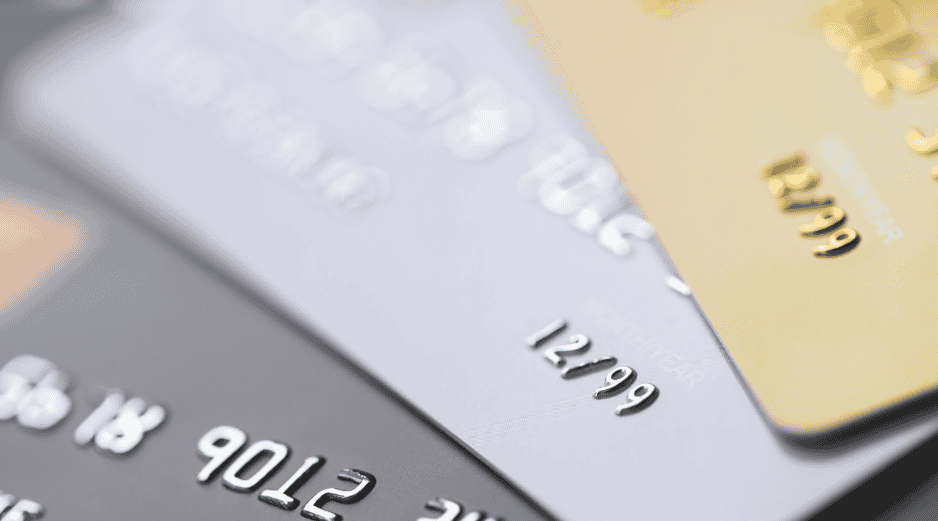 Una tarjeta de débito puede convertirse en una aliada para administrar el dinero de manera más eficiente. CANVA
