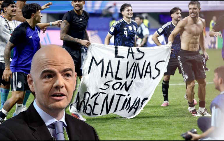El momento que denuncia Reino Unido en el que jugadores argentinos toman una pancarta con el texto 