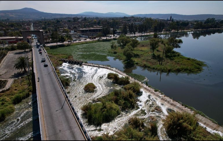 Conagua declaró que, en el caso del saneamiento del Lerma-Santiago, el avance de la primera etapa de la limpieza del río es del 90 por ciento. EL INFORMADOR / ARCHIVO