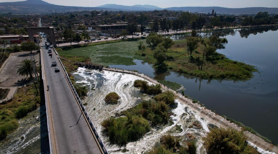 Conagua declaró que, en el caso del saneamiento del Lerma-Santiago, el avance de la primera etapa de la limpieza del río es del 90 por ciento. EL INFORMADOR / ARCHIVO