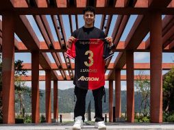 Con experiencia en clubes como Santos, América, Ajax, Porto, Cruz Azul y PAOK, Jorge Sánchez aportará recorrido internacional a un plantel que busca recuperar protagonismo en la Liga MX. ESPECIAL / Atlas FC