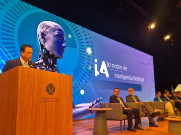 La titular de la Secretaría de Innovación, Ciencia y Tecnología del Gobierno del Estado Reconoció que la IA también representa un desafío donde el reto mayor son las personas. EL INFORMADOR / J. VELAZCO 