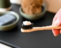 Una nueva prueba con cepillo desarrollada en el Reino Unido detecta el cáncer oral en una hora con 96% de precisión. Este avance evitará miles de biopsias dolorosas, ofreciendo un diagnóstico rápido y sin molestias. Unsplash