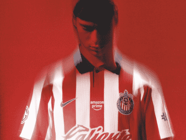 El factor nostalgia juega un papel crucial en la aceptación de este nuevo jersey. Tiendas Chivas