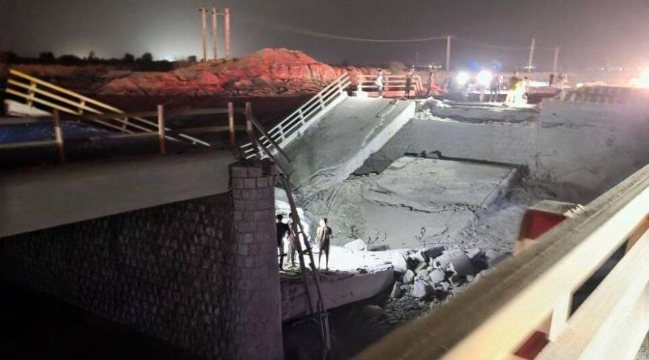 Un ataque de EU en Hormozgán que provocó la muerte de 8 personas y 19 heridos, además de la caída de un puente. EFE / Agencia iraní IRNA