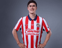 El crecimiento que tuvo durante la última temporada hacía pensar que podría estrenar nuevo número. X/@Chivas