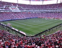 Los aficionados podrán recibir estos artículos al ingresar al estadio en las escaleras. X/Chivas