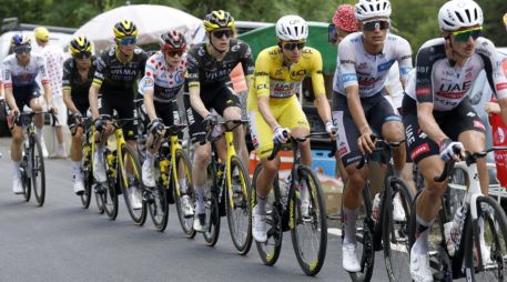 Isaac del Toro terminó segundo en la Etapa 14 del Tour de Francia y avanzó al séptimo lugar de la clasificación general. EFE / Y. Valat