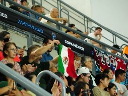 Espectadores disfrutan de la Copa México 2026 en el Centro Acuático Skarch. ESPECIAL / CODE Jalisco