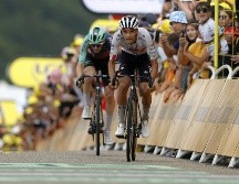 Isaac del Toro tuvo una destacada actuación en la etapa de montaña del Tour de Francia y ahora buscará mantener su posición entre los mejores de la clasificación general. EFE/G. Horcajuelo